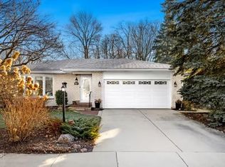 6145 Plymouth St, Downers Grove, IL 60516