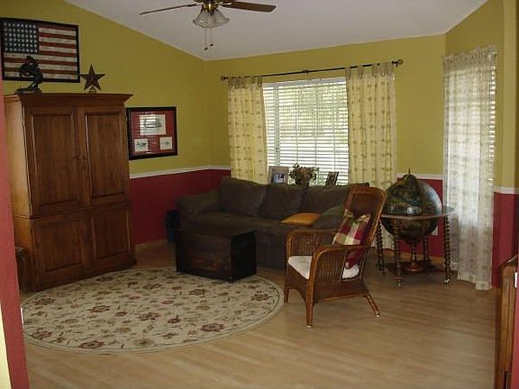 Living/dining room
