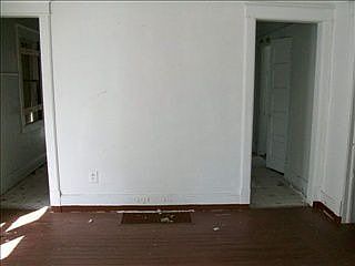 3rd image of 620 Middlebury St