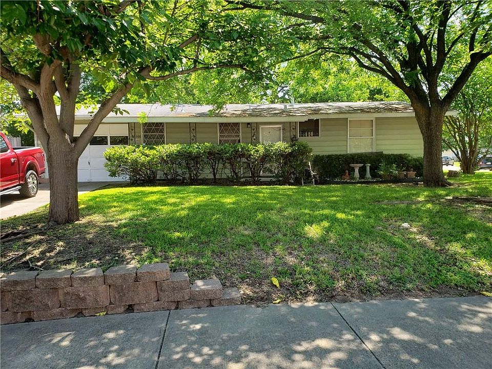 1st image of 13106 Holbrook Dr