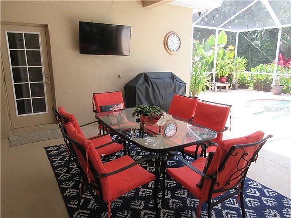 4th image of 1218 Carriage Park Dr