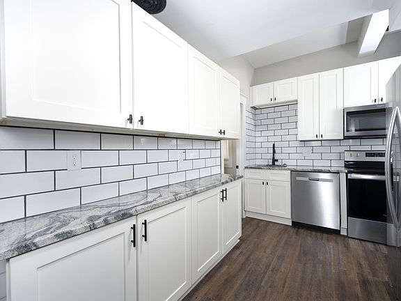 5th image of 224 W 5th St