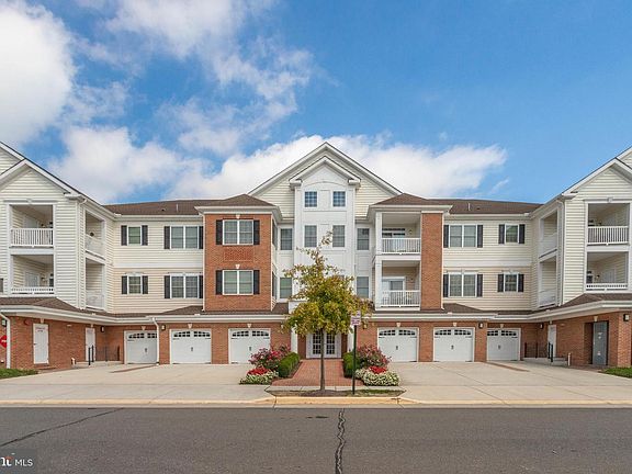 3rd image of 15211 Royal Crest Dr Unit 403