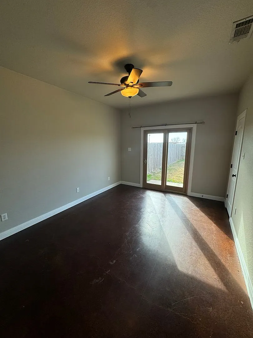 3/2/1 Modern Country Luxury W/Garage Parking! Brock Isd — Photo 4