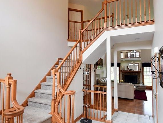 2nd image of 16346 Falmouth Dr