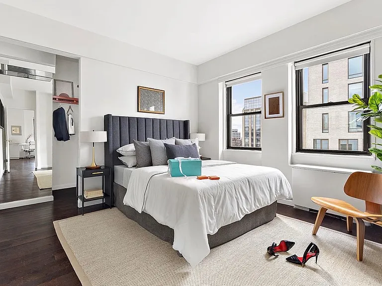 201 E 21st St #20K — Photo 8