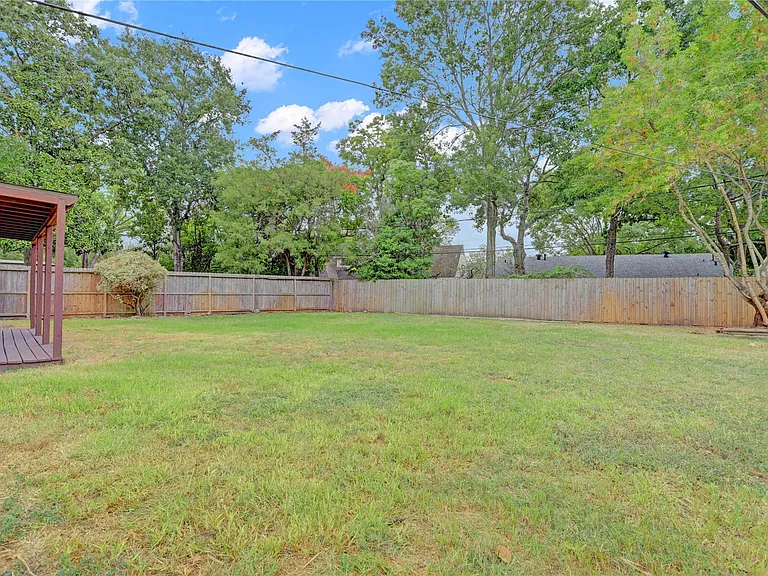 9631 Fairdale Ln — Photo 18