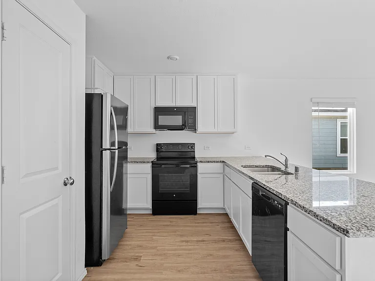 1436 Mahogany Ln — Photo 17