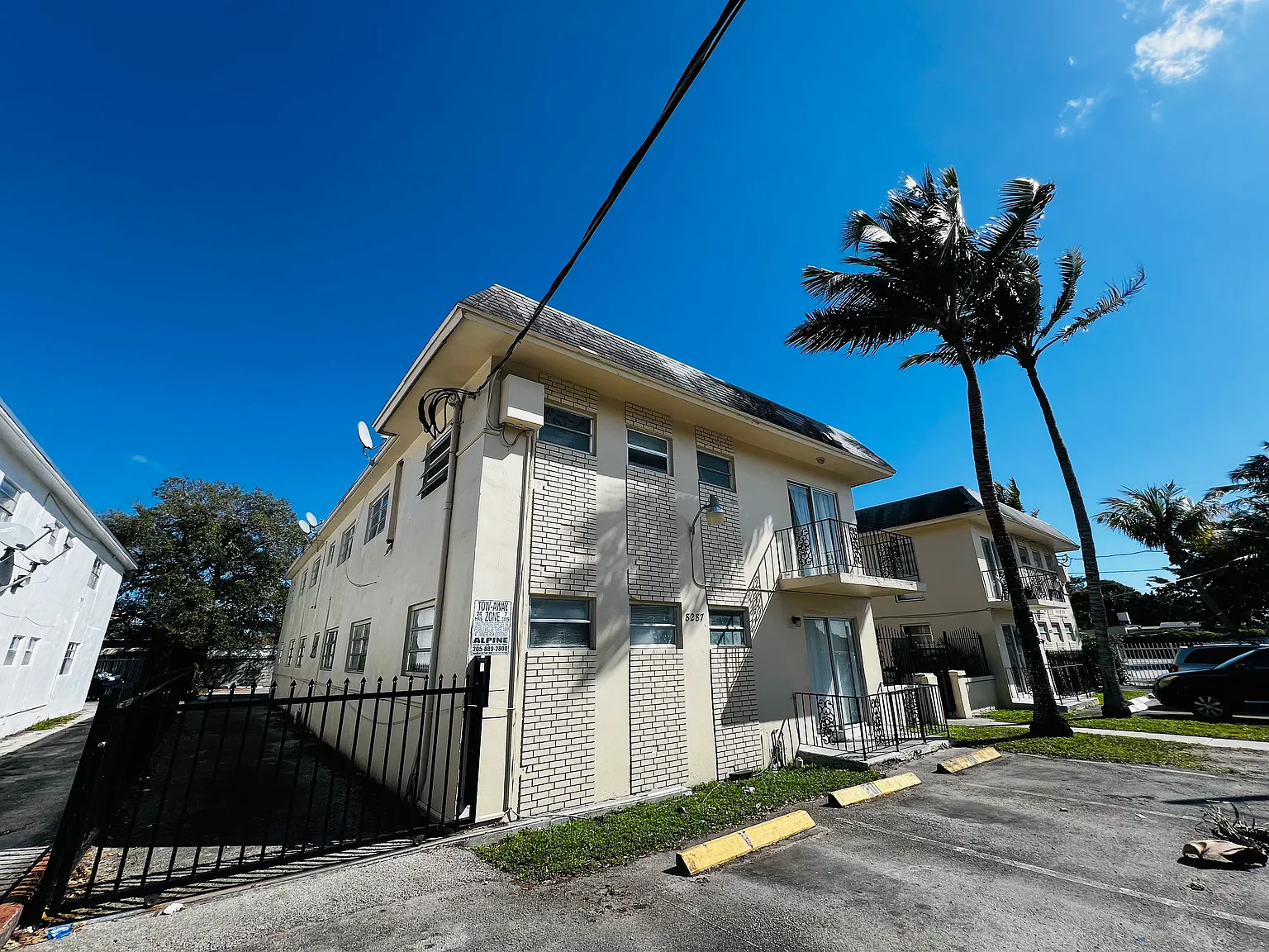 2 bed, 995 sqft, $1,850 — Photo 2