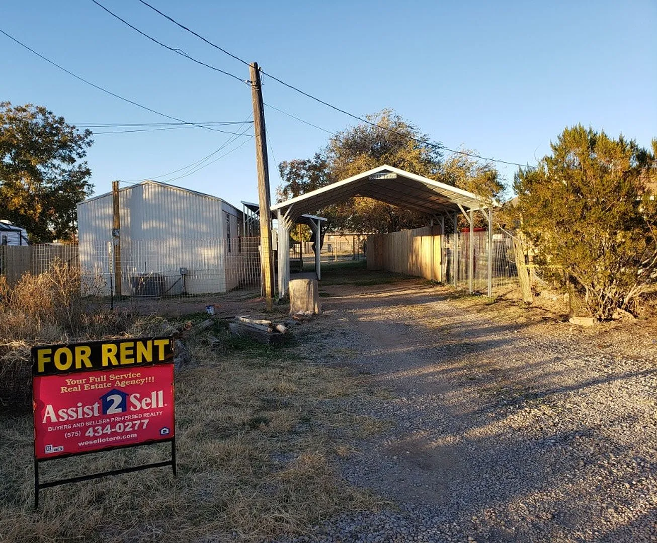Beautifully Remodeled 2 Bdrm/2Ba Home with Water/Sewer/Garbage Paid — Photo 1