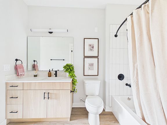 3rd image of 6890 W Kilgore Ave #314