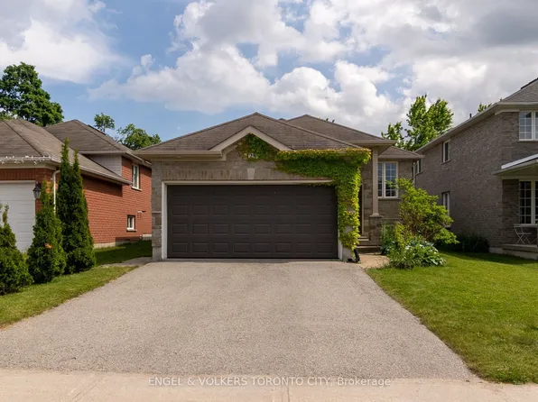 125 Sovereigns Gate, Barrie, ON L4N 0Y9