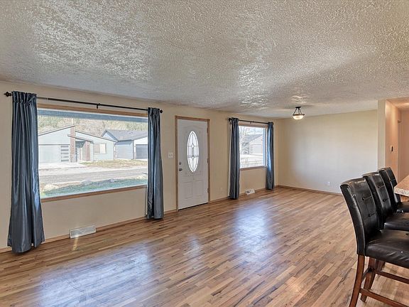 4th image of 4906 E Grace Ave