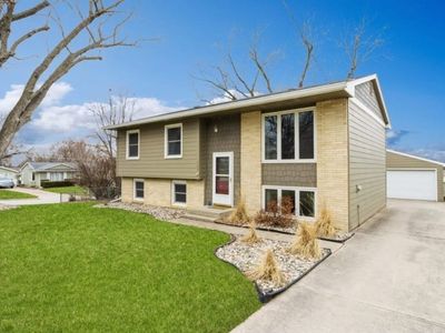 400 Tyler Dr, Pleasant Hill, IA, 50327