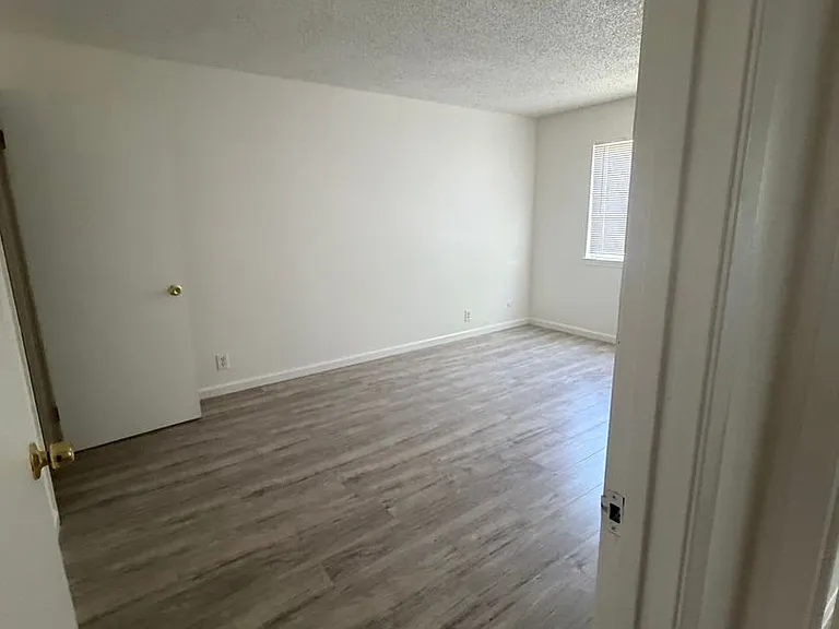 2643 Furmint Way — Photo 3