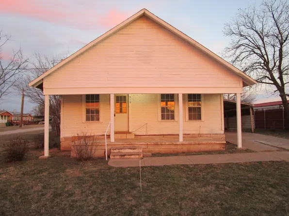 916 N Bridge St, Henrietta, TX 76365