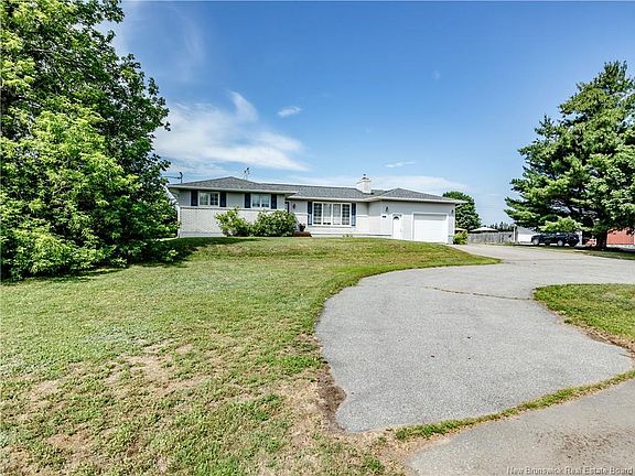 2nd image of 27 Hutchinson Ln