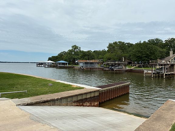 5th image of Drift Wood Dr