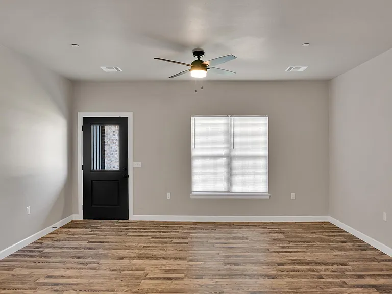 8535 Cedar Oaks Cir — Photo 11