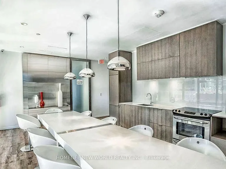159 Dundas St E #610 — Photo 6