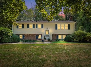 7 Taylor River Rd, Hampton Falls, NH 03844