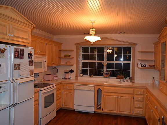 2nd image of 584 Deer Creek Ln