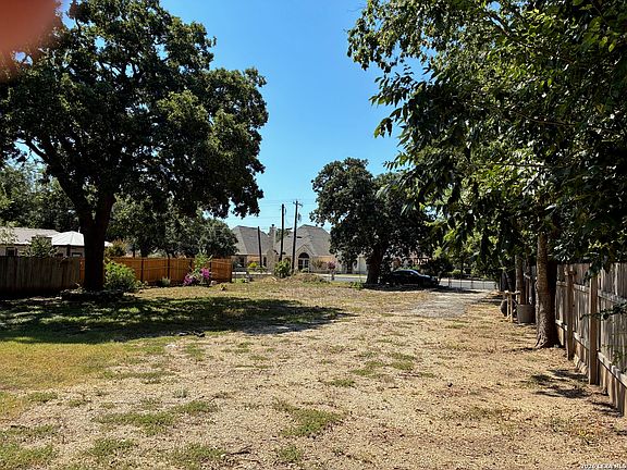 3rd image of 314 E Bandera LOT 12