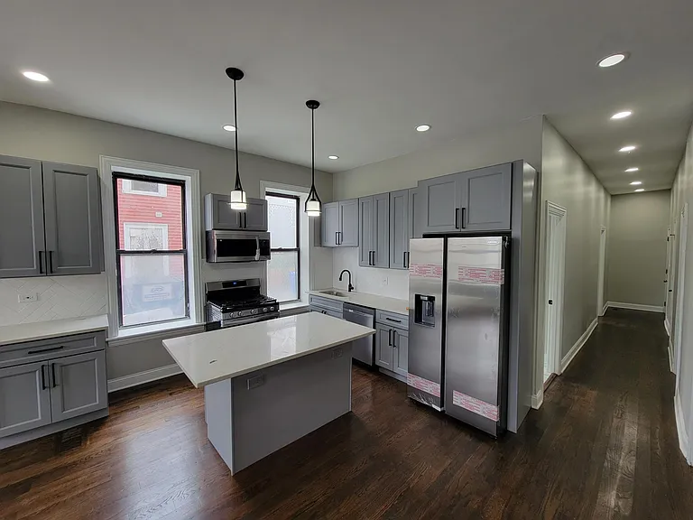 1157 W 19th St #1 — Photo 2