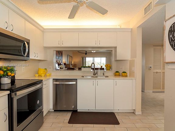 5th image of 10312 NW 24th Pl APT 302