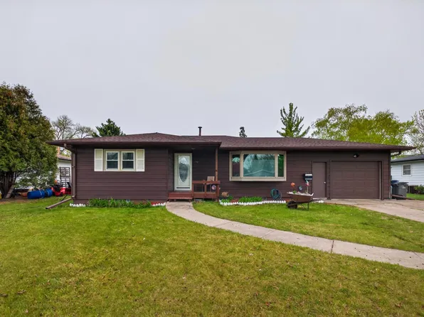 1107 24th Ave S, Moorhead, MN 56560