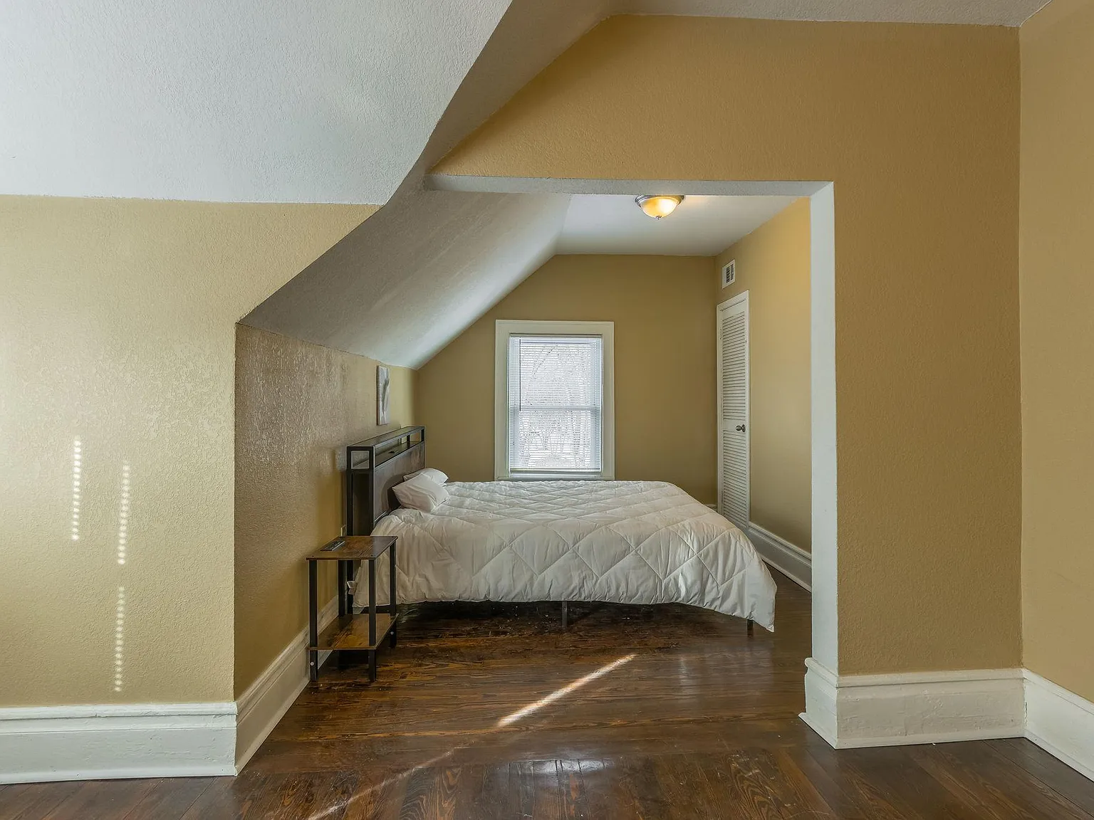 4 bed, 4.0 bath, 2577 sqft, $767 — Photo 2
