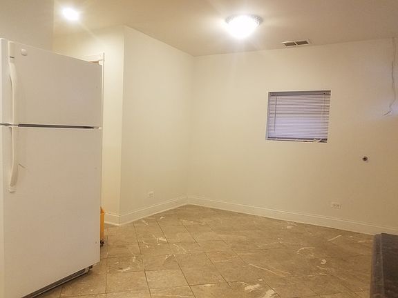 3rd image of 2858 W Lyndale St #1
