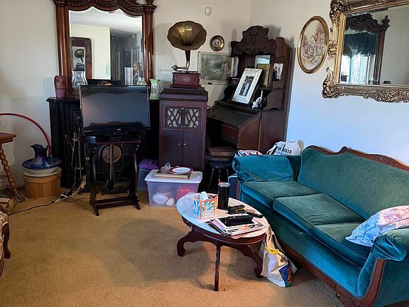 5th image of 1217 Oak Hill Rd