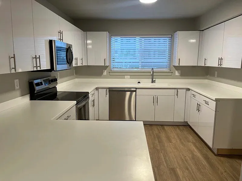2 bed, 850 sqft, $1,350 — Photo 3