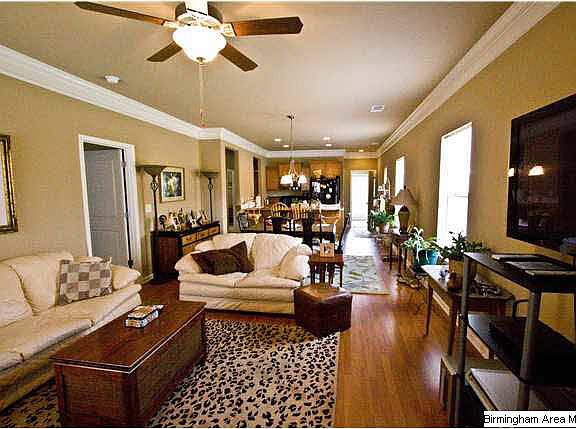 3rd image of 163 Enclavenue Ave