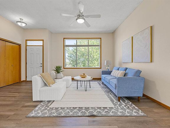 3rd image of 70 Vixen Ln
