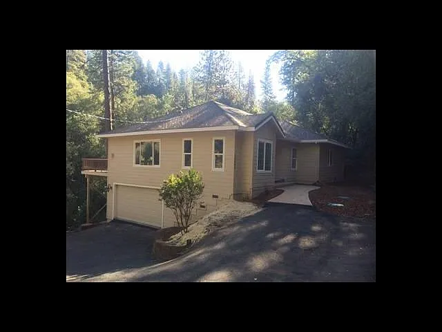 20495 Canyonview Dr photo 1
