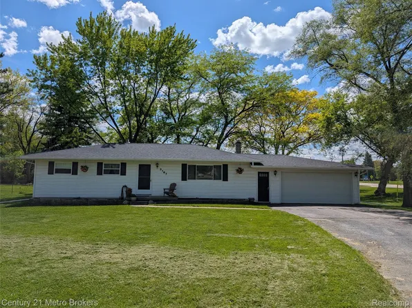 3167 Dot Ave, Flint, MI 48506