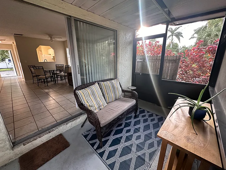 721 SW Gardens Blvd — Photo 9