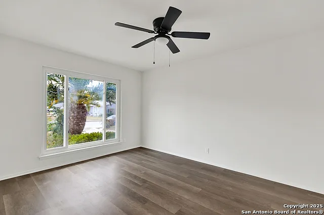 4303 Sunshadow St — Photo 16