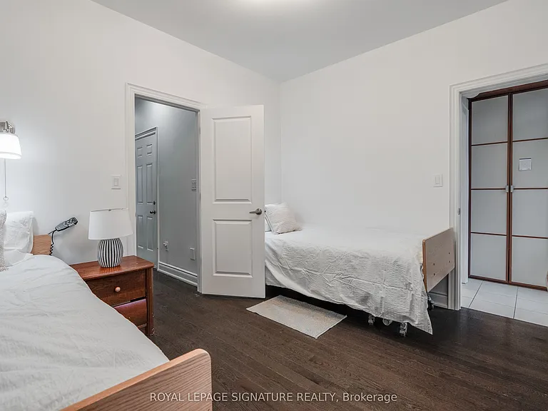 14 Queen Mary Ct — Photo 21