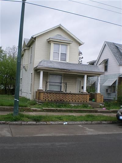 1st image of 2409 E 3rd St