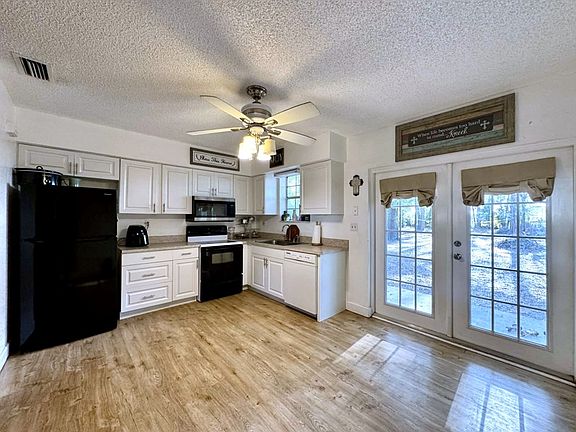 4th image of 822 S Main