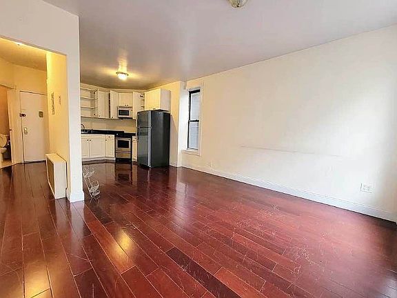 3rd image of 121 W 104th St #4T