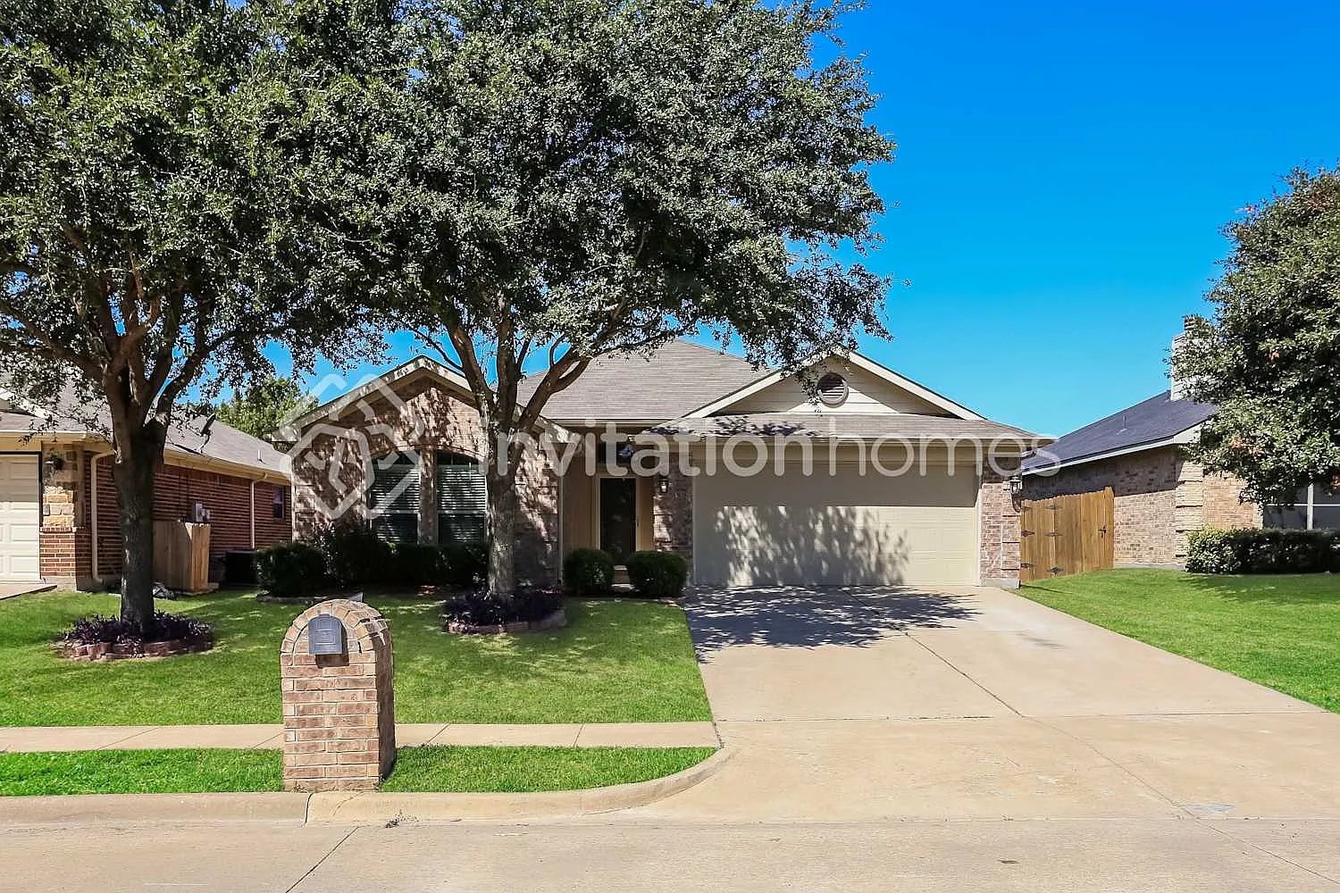 147 Oregon Trl Waxahachie, TX 75167 — Photo 1
