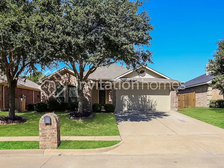 147 Oregon Trl — Photo 1