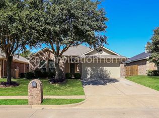 147 Oregon Trl, Waxahachie, TX 75167