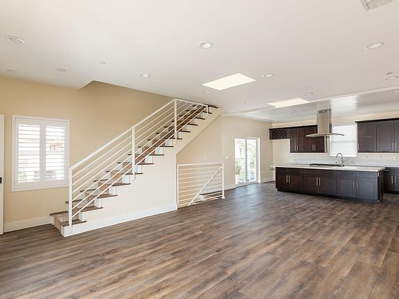 4th image of 13808 Cordary Ave