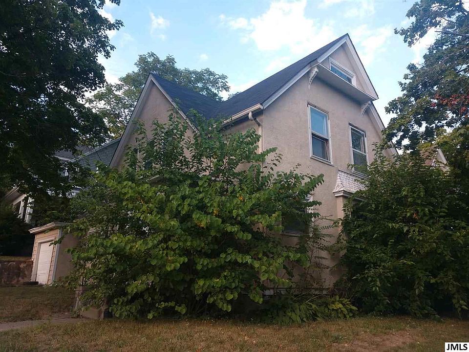 2nd image of 419 3rd St