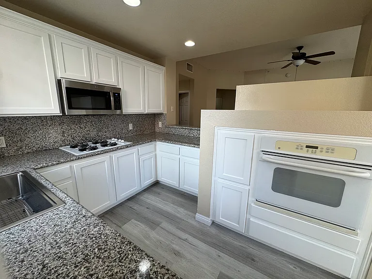 31 E Agate Ave #208 — Photo 9